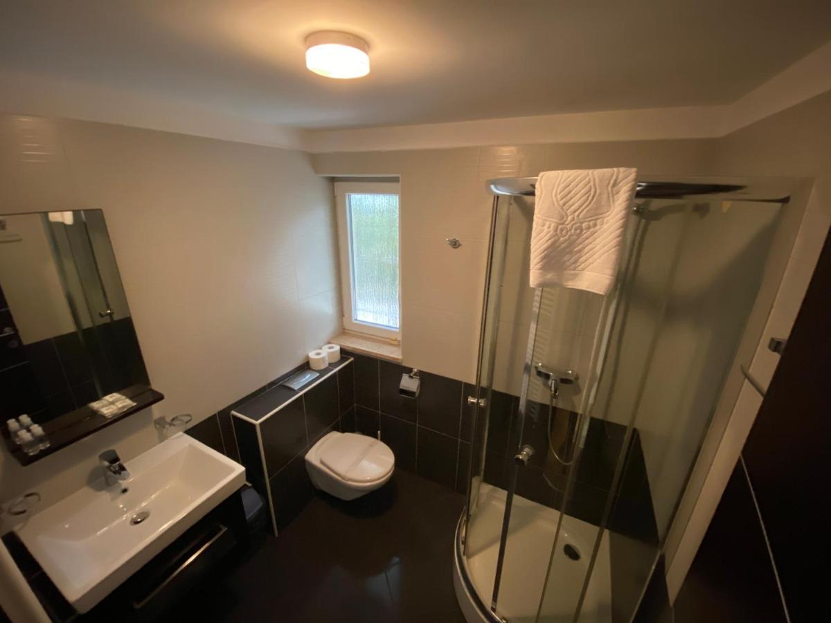 Ribarska Koliba - Stella Adria Villa Pula Exteriör bild